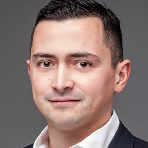 Petar Djurdjevic ist Geschäftsführer bei versifair in Hannover
